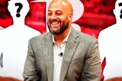 凯尔特人新援“登山梗”发布会幽默走红